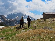 69 Baita Monte Campo (1878 m) con bivacco sempre aperto per  emergenze 